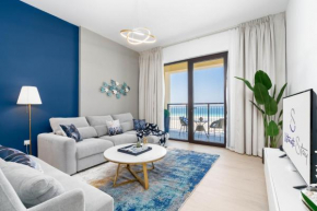 Ultimate Stay for 4 with Sunset Balcony at La Mer